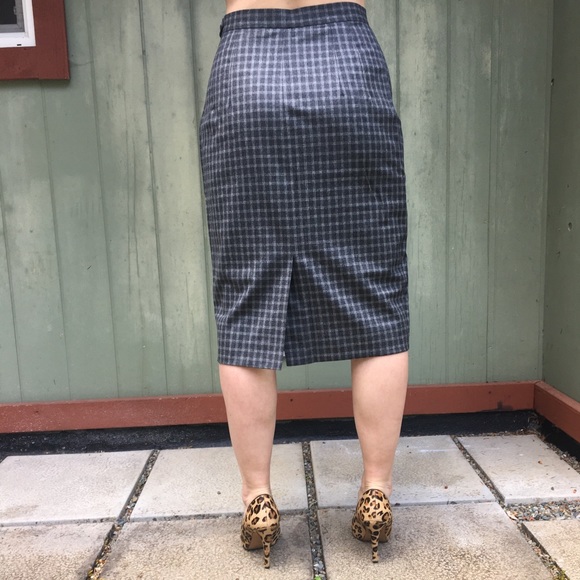 Women’s Pencil Skirt - Picture 3 of 3